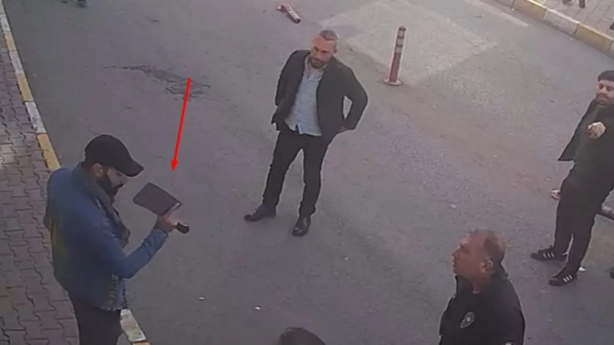 Iğdır’da AK Parti İl Binasına satırlı saldırı! Gözaltına alındı